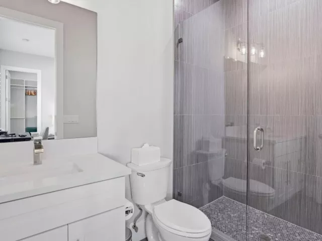 5-bedroom home for sale in Boca Raton - 464 NE 8TH Street - MondialRealty