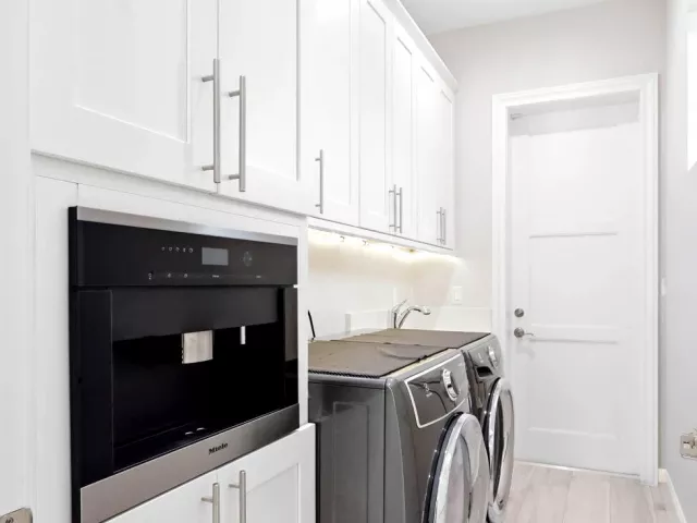 5-bedroom home for sale in Boca Raton - 464 NE 8TH Street - MondialRealty