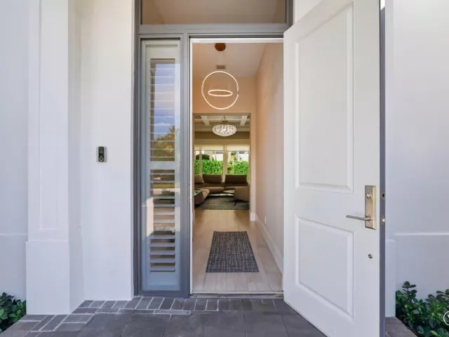 5-bedroom home for sale in Boca Raton - 464 NE 8TH Street - MondialRealty