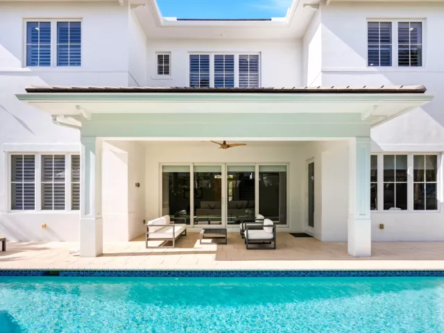 5-bedroom home for sale in Boca Raton - 464 NE 8TH Street - MondialRealty