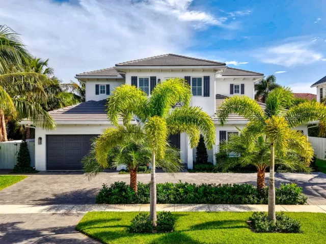 5-bedroom home for sale in Boca Raton - 464 NE 8TH Street - MondialRealty