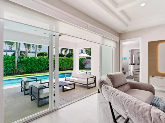 5-bedroom home for sale in Boca Raton - 464 NE 8TH Street - MondialRealty