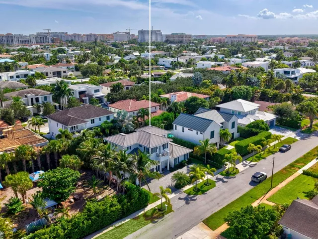 5-bedroom home for sale in Boca Raton - 464 NE 8TH Street - MondialRealty
