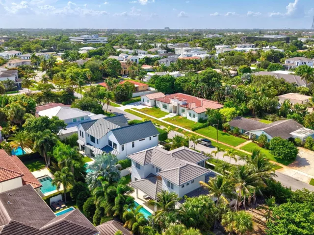 5-bedroom home for sale in Boca Raton - 464 NE 8TH Street - MondialRealty