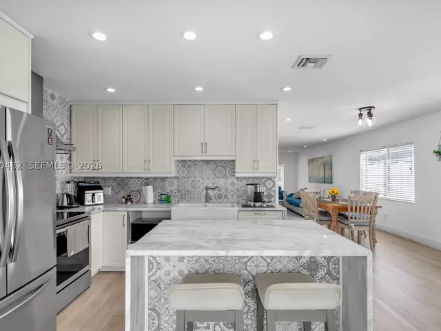 3-bedroom home for rent in Hollywood - 821 Harrison St 821 - MondialRealty