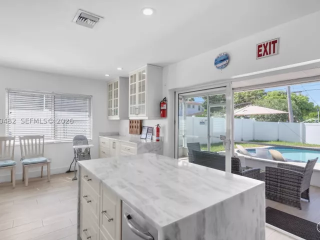 3-bedroom home for rent in Hollywood - 821 Harrison St 821 - MondialRealty