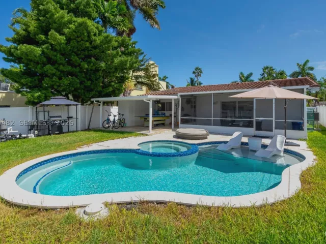 3-bedroom home for rent in Hollywood - 821 Harrison St 821 - MondialRealty