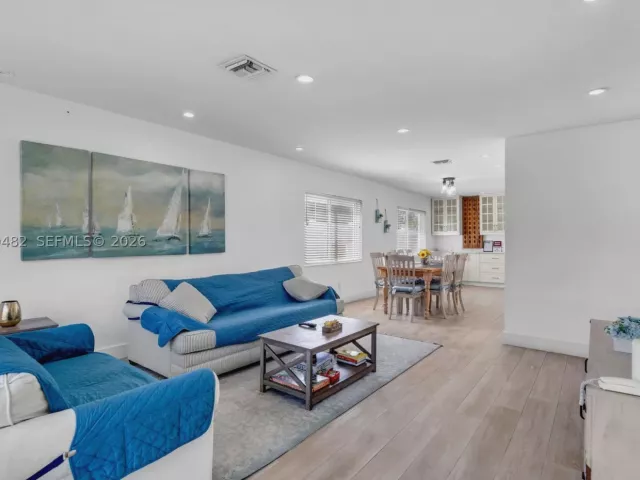 3-bedroom home for rent in Hollywood - 821 Harrison St 821 - MondialRealty