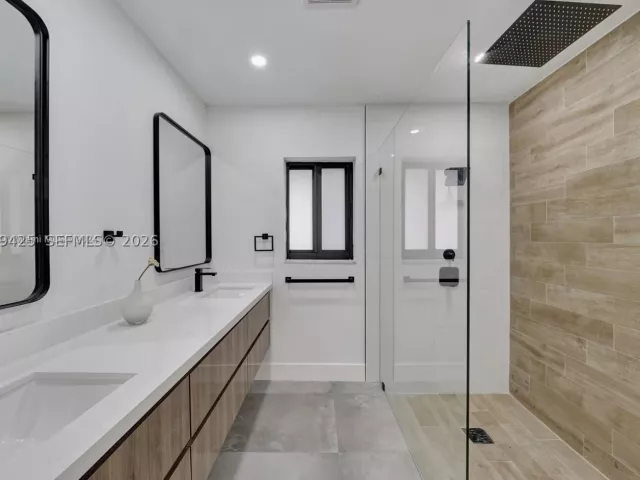home for rent in Delray Beach - 3352 Lakeview Blvd - MondialRealty