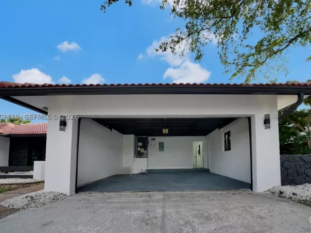 home for rent in Delray Beach - 3352 Lakeview Blvd - MondialRealty