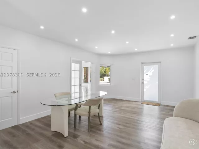 3-bedroom home for rent in Surfside - 8934 Harding Ave N/A - MondialRealty