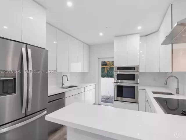 3-bedroom home for rent in Surfside - 8934 Harding Ave N/A - MondialRealty