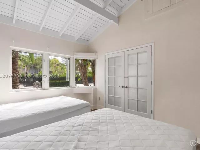 3-bedroom home for rent in Surfside - 8934 Harding Ave N/A - MondialRealty
