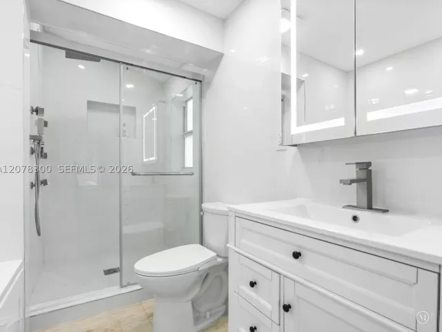 3-bedroom home for rent in Surfside - 8934 Harding Ave N/A - MondialRealty