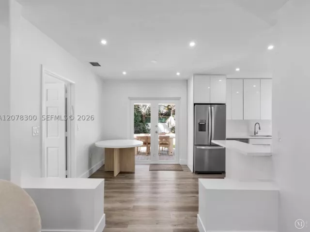 3-bedroom home for rent in Surfside - 8934 Harding Ave N/A - MondialRealty
