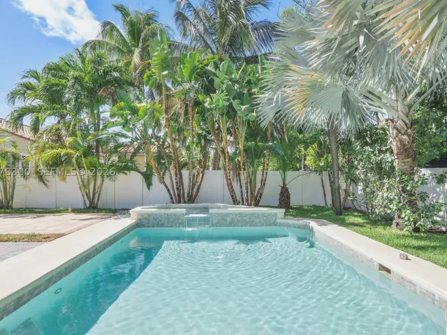 3-bedroom home for rent in Surfside - 8934 Harding Ave N/A - MondialRealty