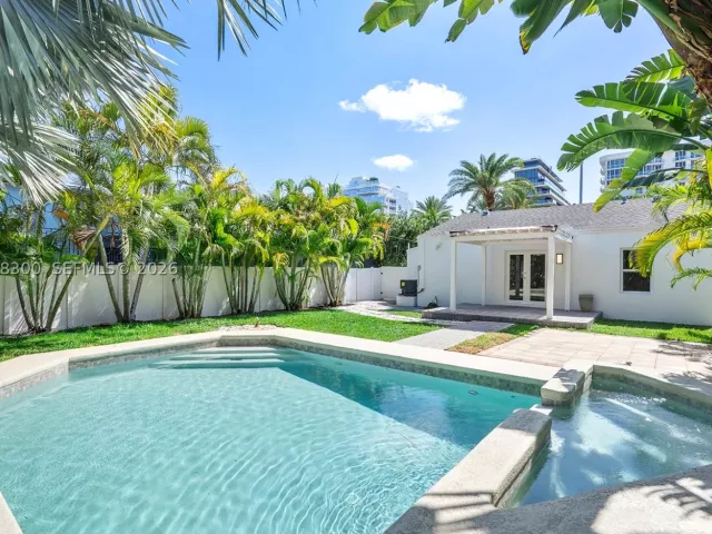 3-bedroom home for rent in Surfside - 8934 Harding Ave N/A - MondialRealty