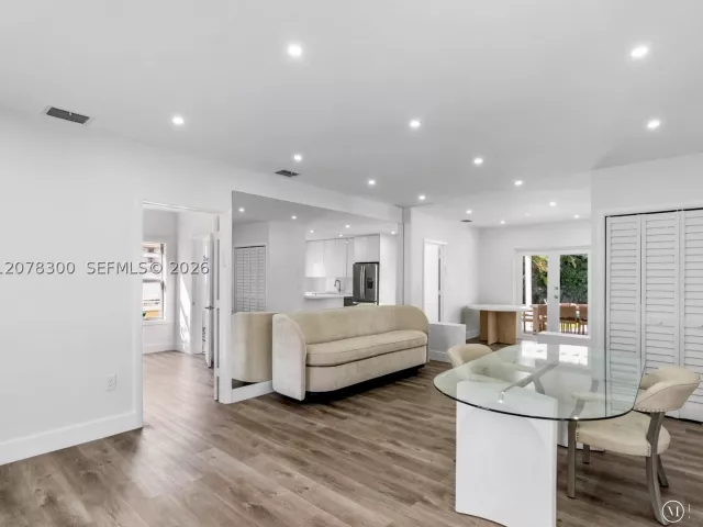 3-bedroom home for rent in Surfside - 8934 Harding Ave N/A - MondialRealty