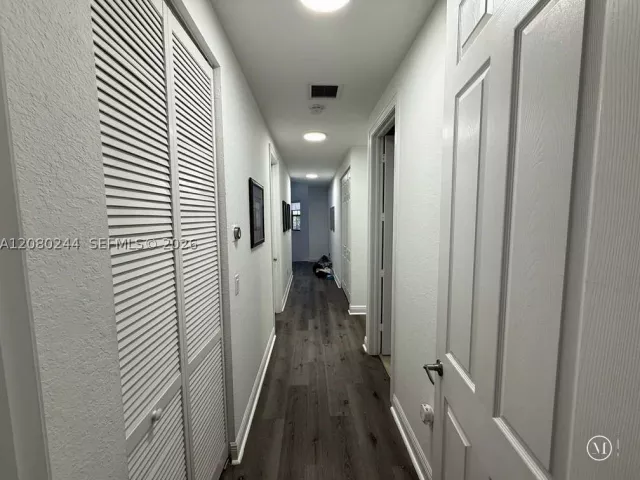 5-bedroom home for rent in Doral - 9907 NW 87th Ter - MondialRealty