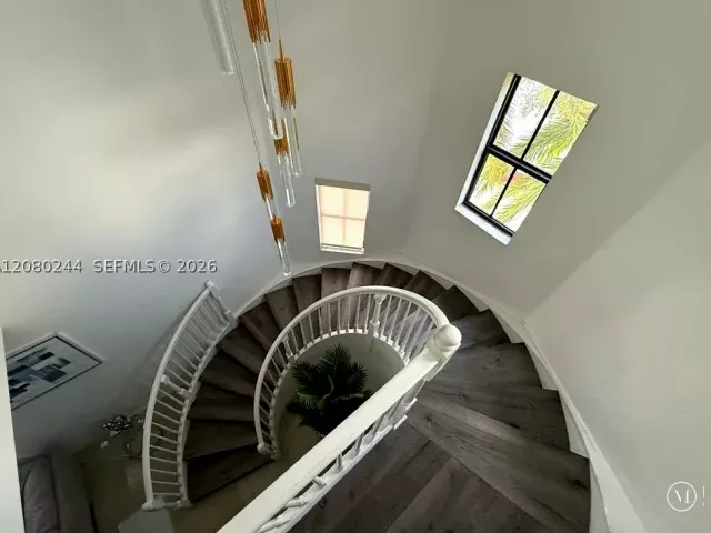 5-bedroom home for rent in Doral - 9907 NW 87th Ter - MondialRealty