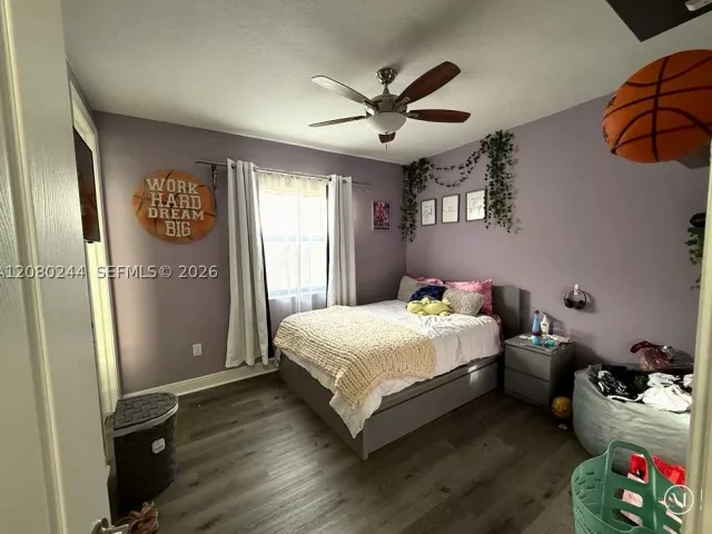 5-bedroom home for rent in Doral - 9907 NW 87th Ter - MondialRealty
