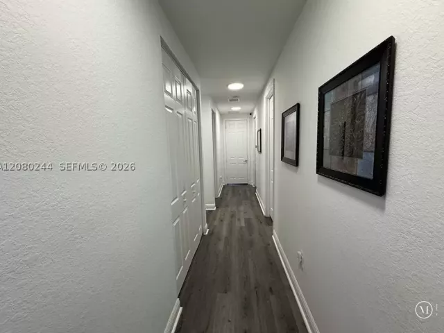 5-bedroom home for rent in Doral - 9907 NW 87th Ter - MondialRealty