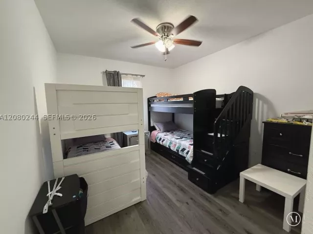 5-bedroom home for rent in Doral - 9907 NW 87th Ter - MondialRealty