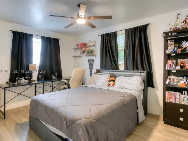 4-bedroom home for rent in Hollywood - 7331 Johnson St - MondialRealty