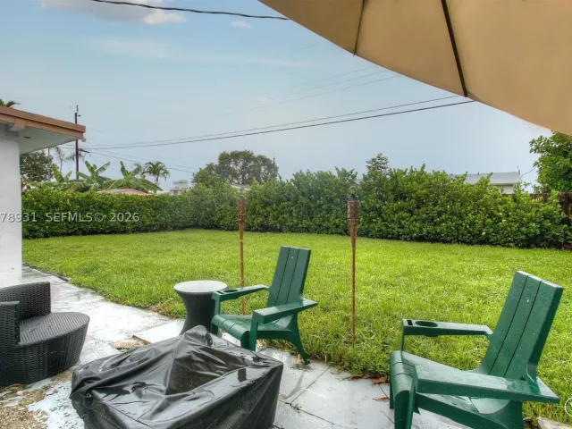 4-bedroom home for rent in Hollywood - 7331 Johnson St - MondialRealty