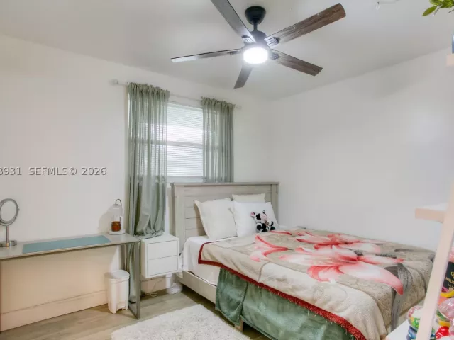 4-bedroom home for rent in Hollywood - 7331 Johnson St - MondialRealty