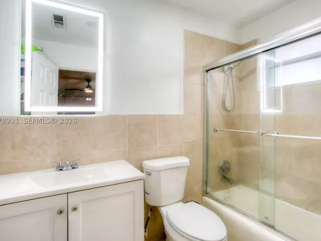 4-bedroom home for rent in Hollywood - 7331 Johnson St - MondialRealty