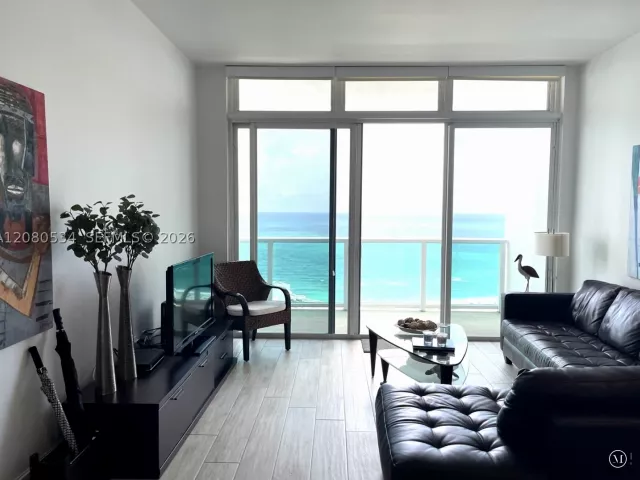 2-bedroom condo for rent in Sunny Isles Beach - 100 Bayview Dr PH08 - MondialRealty