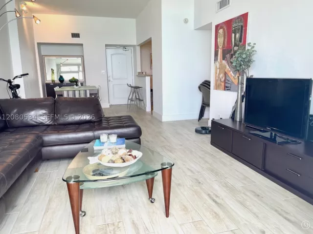 2-bedroom condo for rent in Sunny Isles Beach - 100 Bayview Dr PH08 - MondialRealty