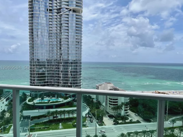 2-bedroom condo for rent in Sunny Isles Beach - 100 Bayview Dr PH08 - MondialRealty