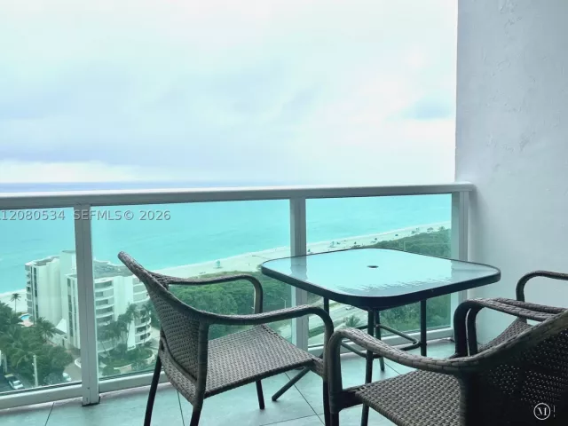 2-bedroom condo for rent in Sunny Isles Beach - 100 Bayview Dr PH08 - MondialRealty
