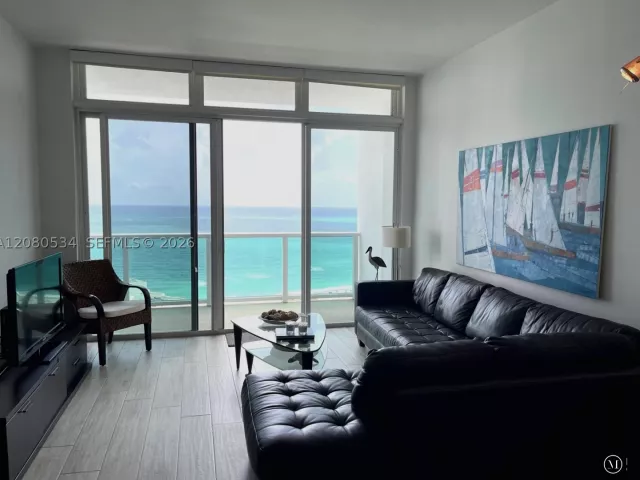 2-bedroom condo for rent in Sunny Isles Beach - 100 Bayview Dr PH08 - MondialRealty