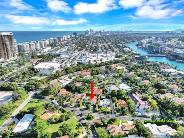 6-bedroom home for sale in Bal Harbour - 96 Bal Cross Dr - MondialRealty