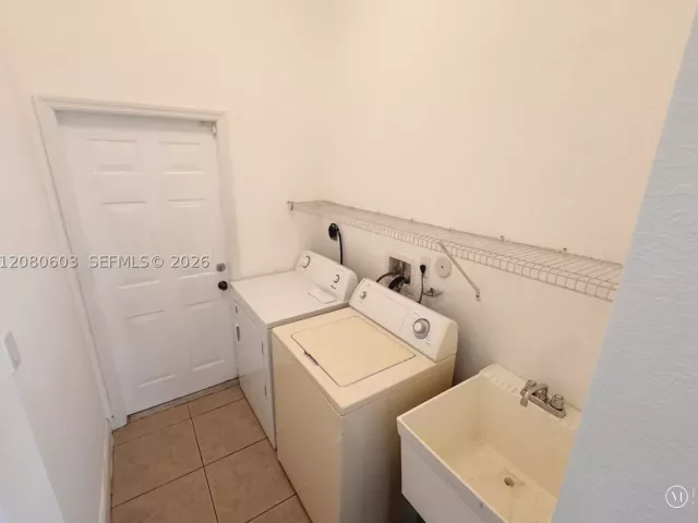 4-bedroom home for sale in Homestead - 1770 SE 18th Ter - MondialRealty