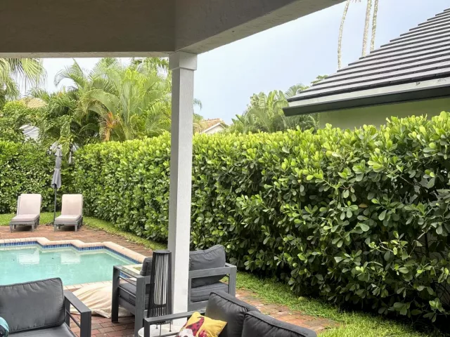 3-bedroom home for rent in Boca Raton - 6670 NW 27TH Avenue - MondialRealty