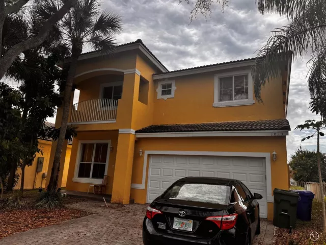 4-bedroom home for sale in Pembroke Pines - 1820 NW 78th Avenue - MondialRealty