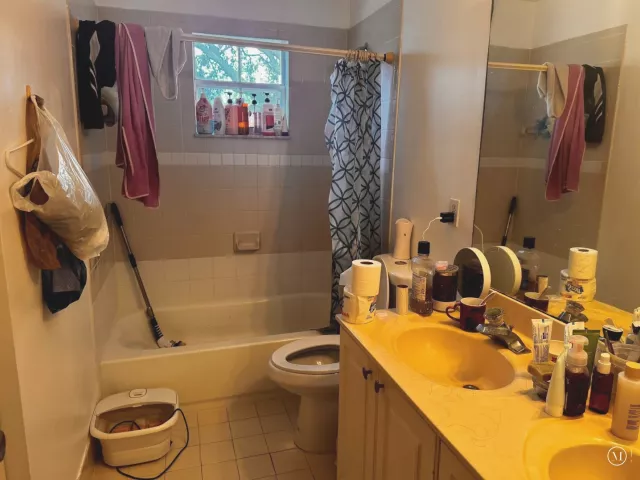 4-bedroom home for sale in Pembroke Pines - 1820 NW 78th Avenue - MondialRealty