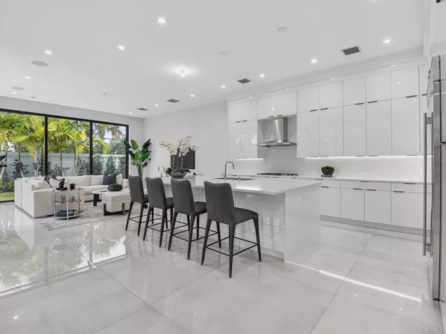 5-bedroom home for rent in Delray Beach - 2232 DELRAY RIDGE Lane - MondialRealty