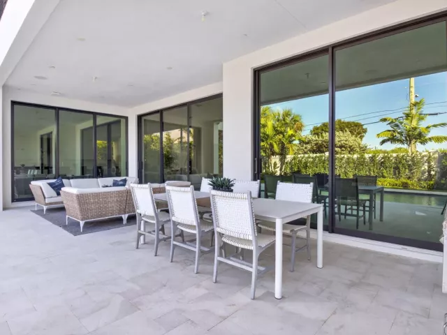 5-bedroom home for rent in Delray Beach - 2232 DELRAY RIDGE Lane - MondialRealty