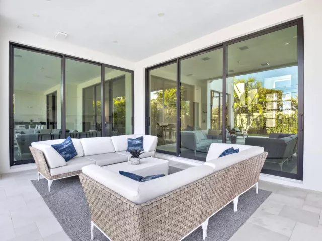 5-bedroom home for rent in Delray Beach - 2232 DELRAY RIDGE Lane - MondialRealty