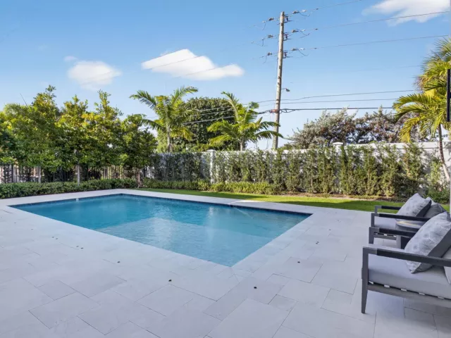 5-bedroom home for rent in Delray Beach - 2232 DELRAY RIDGE Lane - MondialRealty