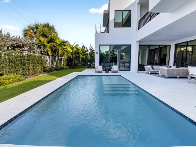 5-bedroom home for rent in Delray Beach - 2232 DELRAY RIDGE Lane - MondialRealty