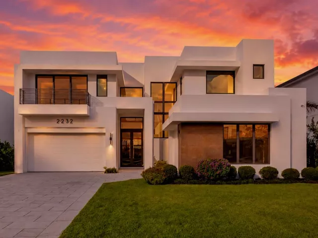 5-bedroom home for rent in Delray Beach - 2232 DELRAY RIDGE Lane - MondialRealty