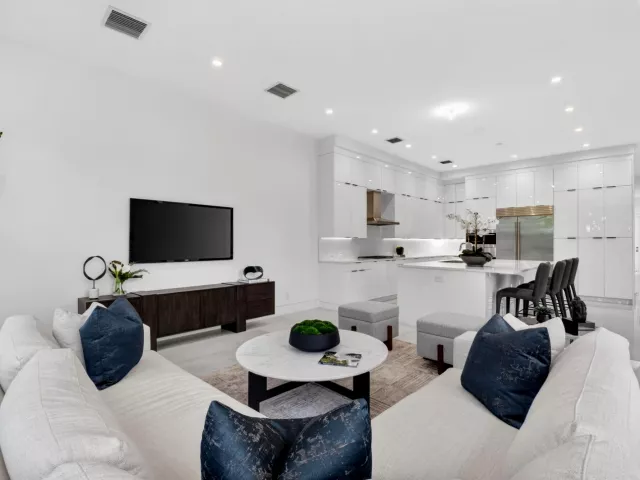 5-bedroom home for rent in Delray Beach - 2232 DELRAY RIDGE Lane - MondialRealty