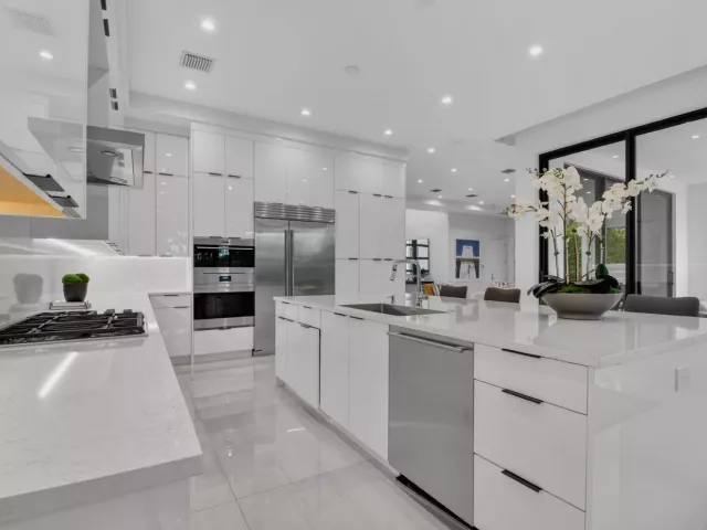 5-bedroom home for rent in Delray Beach - 2232 DELRAY RIDGE Lane - MondialRealty