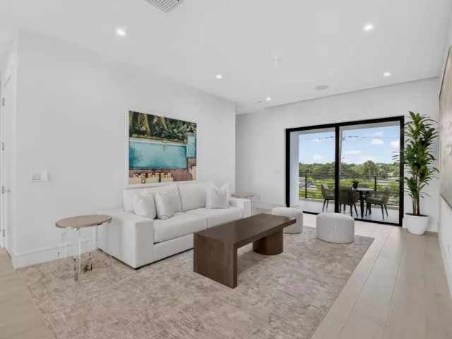5-bedroom home for rent in Delray Beach - 2232 DELRAY RIDGE Lane - MondialRealty